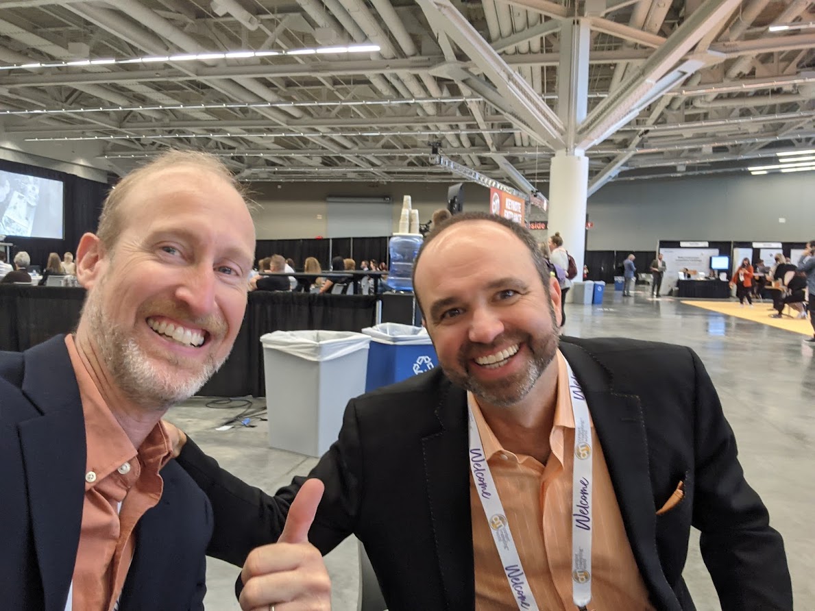 Joe Pulizzi and Brian Piper sitting together at Content Marketing World
